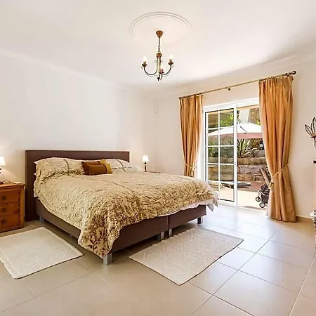 别墅 Vale Do Garrao Sleeps 8 Pool Wifi 金塔湖